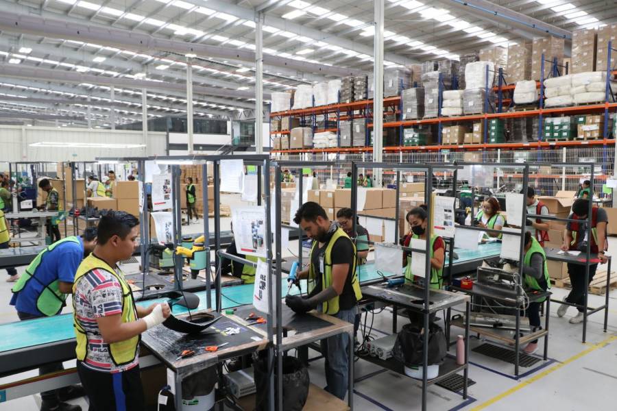 Sector manufacturero sumido en una crisis, revela Inegi