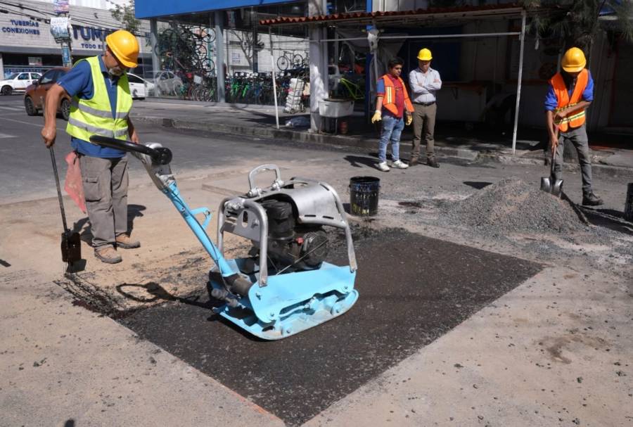 Asfalto sustentable con residuos pl&aacute;sticos se aplica ya en calles de la Ciudad de M&eacute;xico