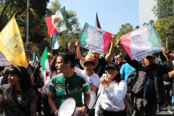 Manifestantes suspenden avance hacia el Z&oacute;calo y se repliegan tras denunciar presencia de “infiltrados”