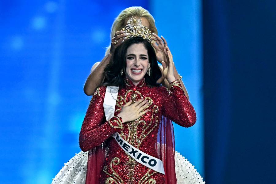 Sheinbaum felicita a Fátima Bosch por su triunfo en Miss Universo 2025