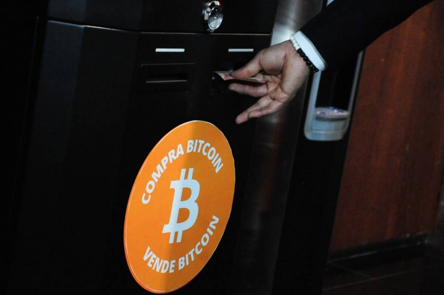 Bitcoin tiene su peor ca&iacute;da mensual desde 2022 .
