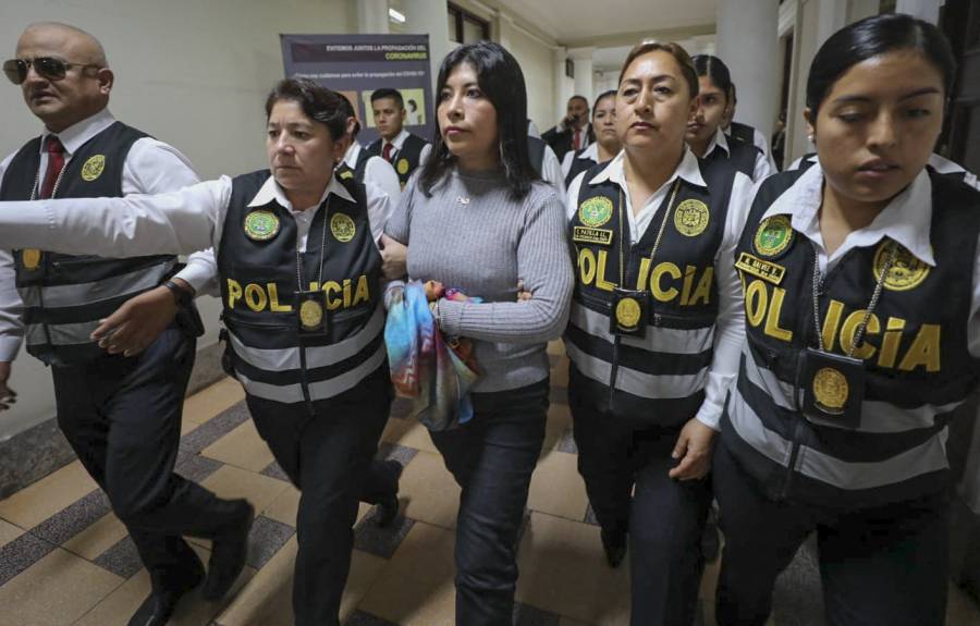 Juez ordena captura internacional de Betssy Chávez, asilada en la embajada de México