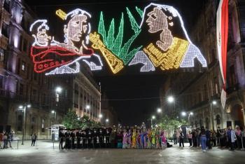 Z&oacute;calo capitalino estrena alumbrado dedicado a mujeres de la Revoluci&oacute;n