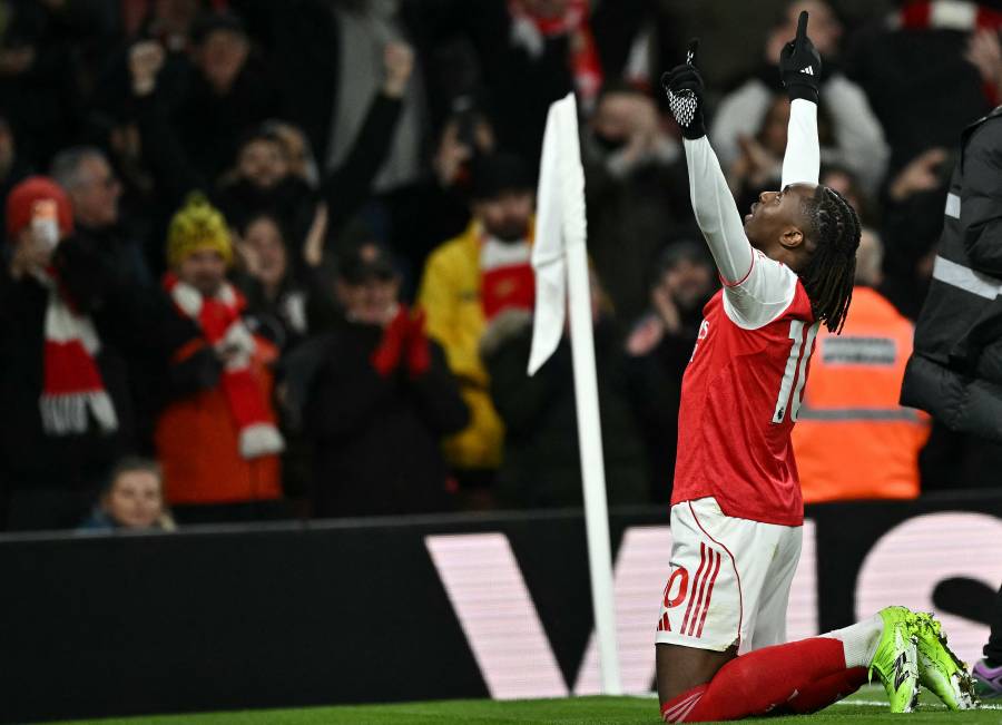 Arsenal destroza al Tottenham en el derbi con un Eze estelar