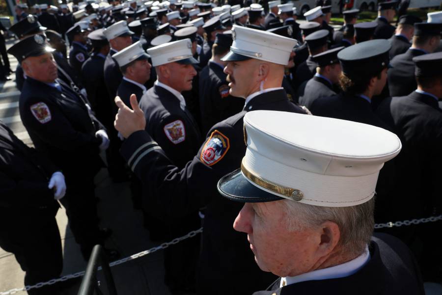 Bomberos de Nueva York protestan tras hallazgo de documentos sobre toxinas del 11‑S