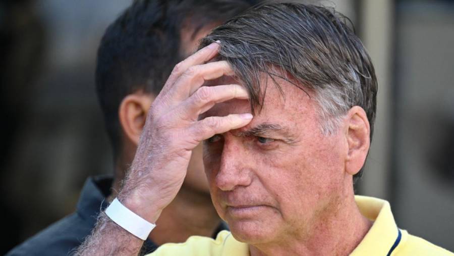 En ataque de paranoia, Bolsonaro intentó quemar su brazalete electrónico