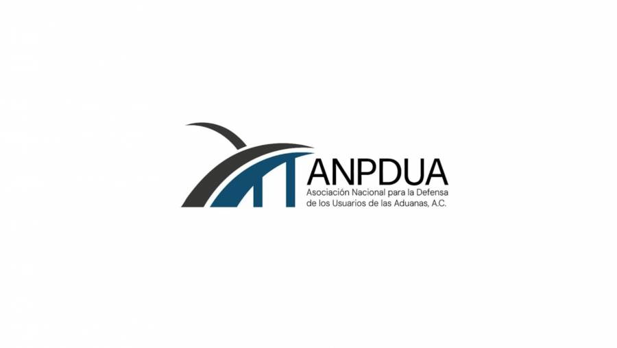 Marcha en Reforma encabezada por la Asociación Nacional para la Defensa de los Usuarios de Aduanas