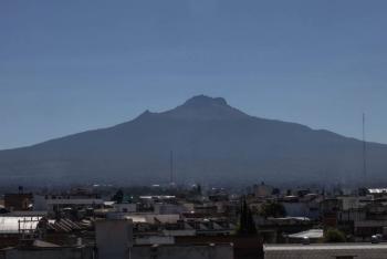 Alerta por ca&iacute;da de ceniza del Popocat&eacute;petl en dos alcald&iacute;as de la CDMX