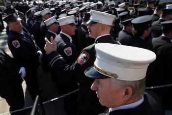 Bomberos de Nueva York protestan tras hallazgo de documentos sobre toxinas del 11‑S