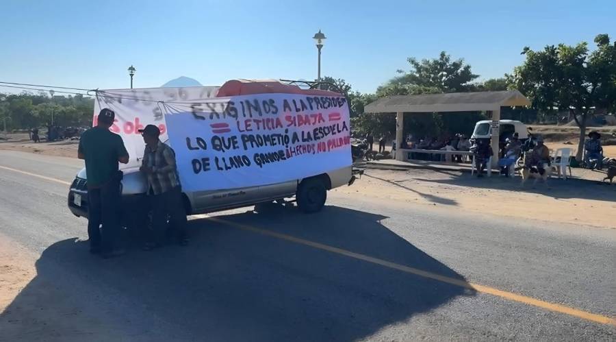 Sheinbaum rechaza que haya persecución a agricultores y transportistas por megabloqueo