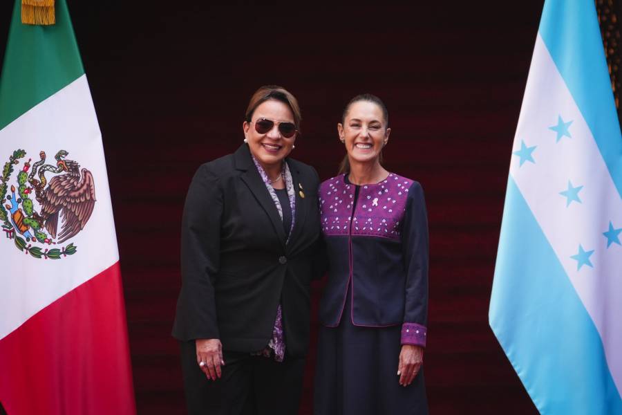 Sheinbaum y Xiomara Castro sostienen encuentro oficial en Palacio Nacional