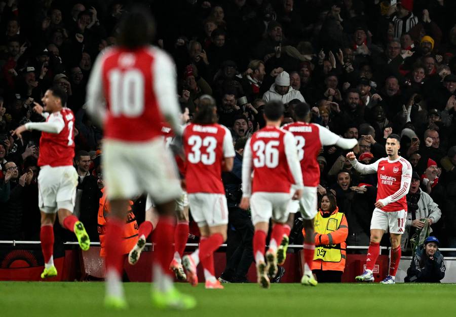 Arsenal acaba con la imbatibilidad del Bayern de Múnich y queda líder en solitario