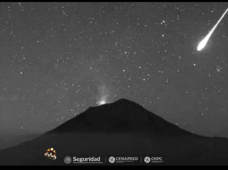 Popocatépetl emite 26 exhalaciones y dispersa ceniza hacia CDMX y Puebla