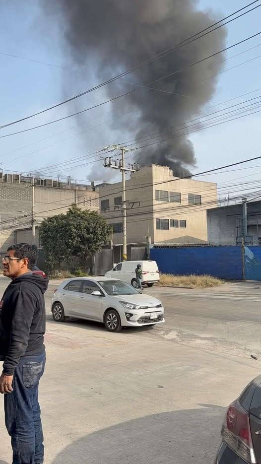 Incendio en planta química de Cuautitlán Izcalli es controlado rápidamente