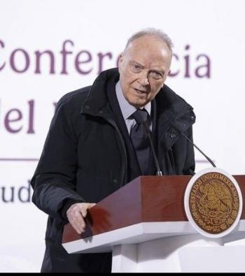 Presidenta evita adelantar cambios en FGR; analiza documento del Senado