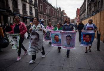 Exigen reforzar la investigaci&oacute;n del caso Ayotzinapa y que expertos independientes regresen al pa&iacute;s