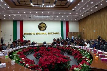 INE considera inviable el voto por internet; partidos y consejer&iacute;as discrepan
