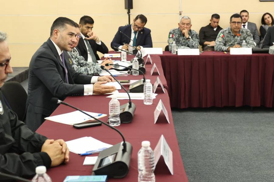 Gobierno federal anuncia refuerzo de seguridad en carreteras; García Harfuch detalla acuerdos con transportistas