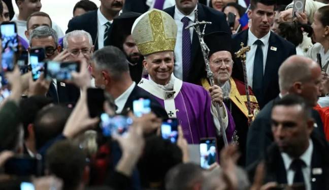El papa Le&oacute;n XIV celebra su primera misa en Turqu&iacute;a y visita la Mezquita Azul