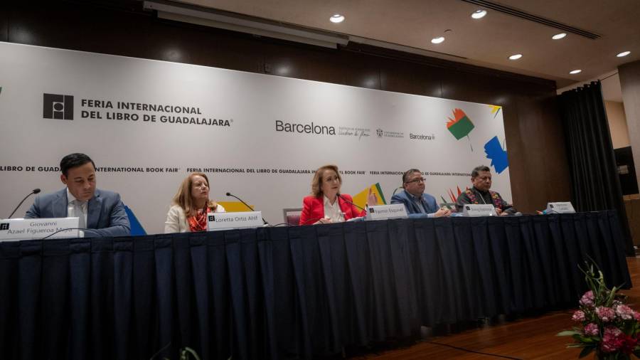 Diálogo institucional de integrantes de la SCJN en la FIL de Guadalajara