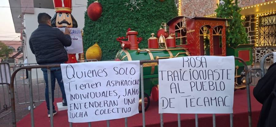 Realizan plant&oacute;n en Palacio Municipal de Tec&aacute;mac ante ola de despidos
