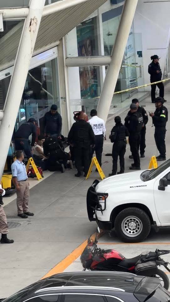 Ataque armado en Plaza Arkana deja al menos dos muertos y un herido en Cuautitl&aacute;n Izcalli