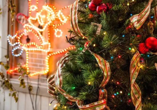 Protecci&oacute;n Civil llama a usar luces navide&ntilde;as certificadas para evitar incendios