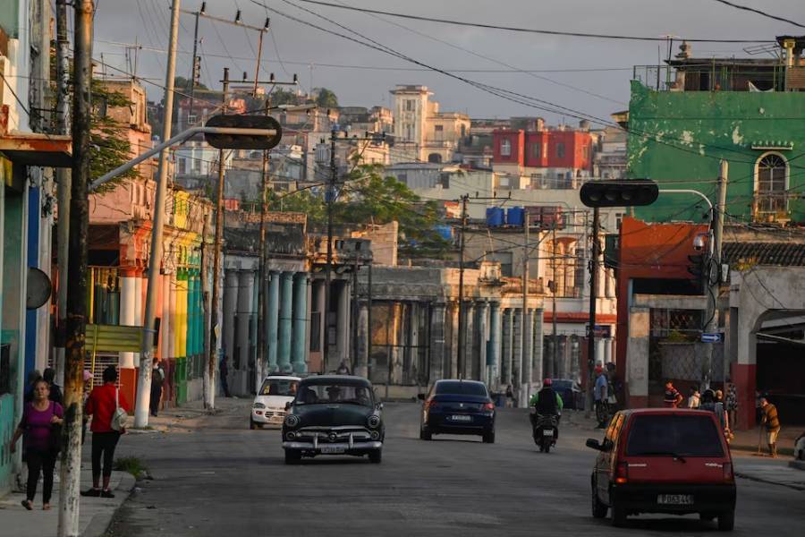 Apagón masivo deja sin electricidad a la mitad occidental de Cuba