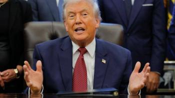 Trump anuncia que buscar&aacute; un nuevo acuerdo comercial con M&eacute;xico y Canad&aacute; al expirar el T-MEC