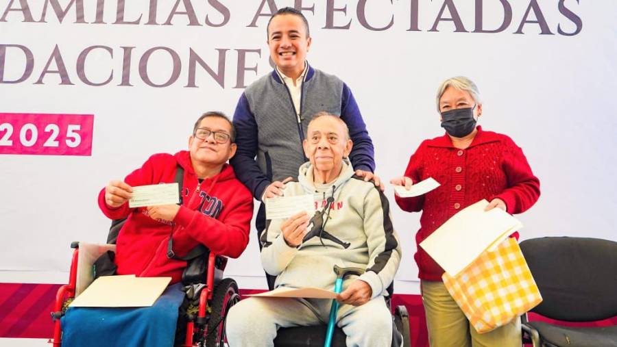 Gustavo A. Madero entrega más de mil apoyos económicos a familias afectadas por inundaciones de agosto