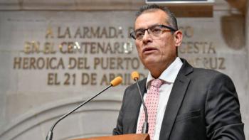 Renuncia de Ariel Ju&aacute;rez Cisneros tras altercado en plaza de Metepec