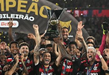 Flamengo es campe&oacute;n del Brasileirão y completa doblete tras ganar la Copa Libertadores