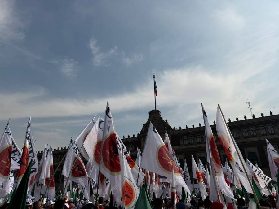 Apoya CATEM a la presidenta Sheinbaum durante concentración en el Zócalo