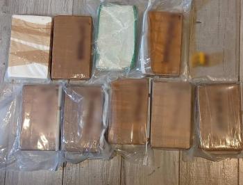 Aseguran droga y detienen a tres personas durante cateos en Cuauht&eacute;moc e Iztacalco