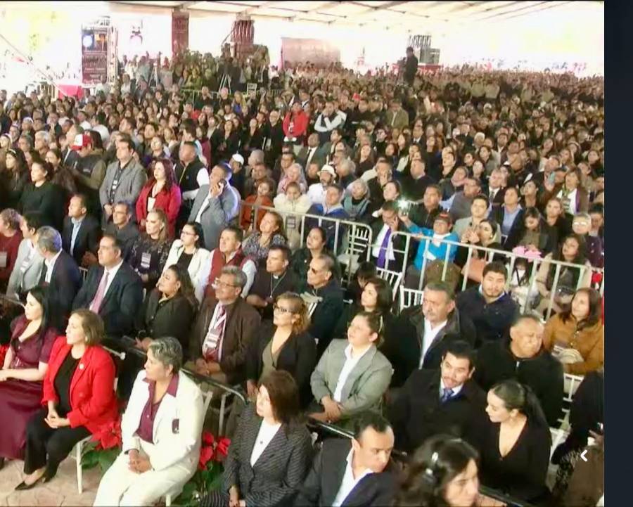 Acompa&ntilde;a Mariela Guti&eacute;rrez a Delfina G&oacute;mez en el Primer Informe de Gobierno en Tec&aacute;mac
