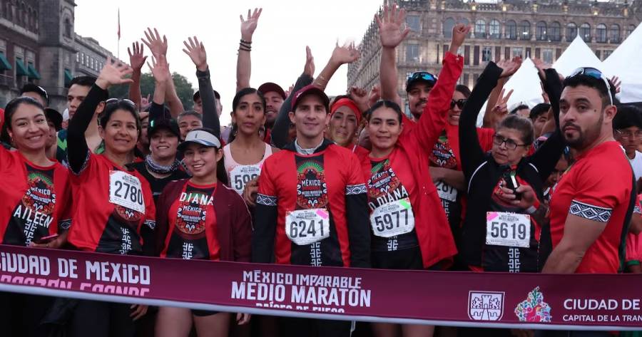 Carrera “México Imparable” reúne a 10 mil participantes en el Centro Histórico