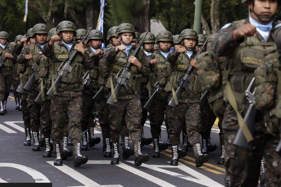 Ejército de Guatemala enfrenta a criminales que ingresaron desde México; un soldado resulta herido