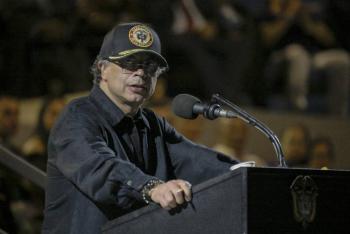 Petro denuncia hallazgo de cuerpos en mar de Colombia que 