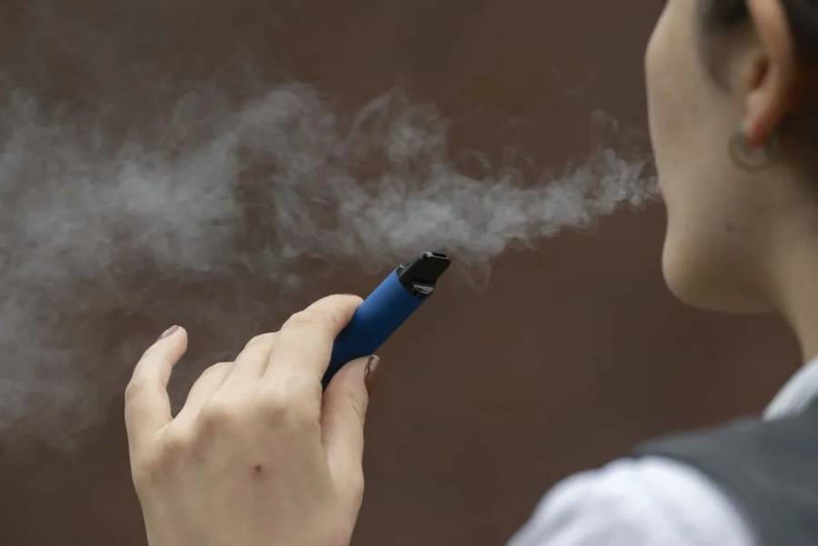 Diputados aprueban endurecer penas contra producción y venta de vapeadores en México
