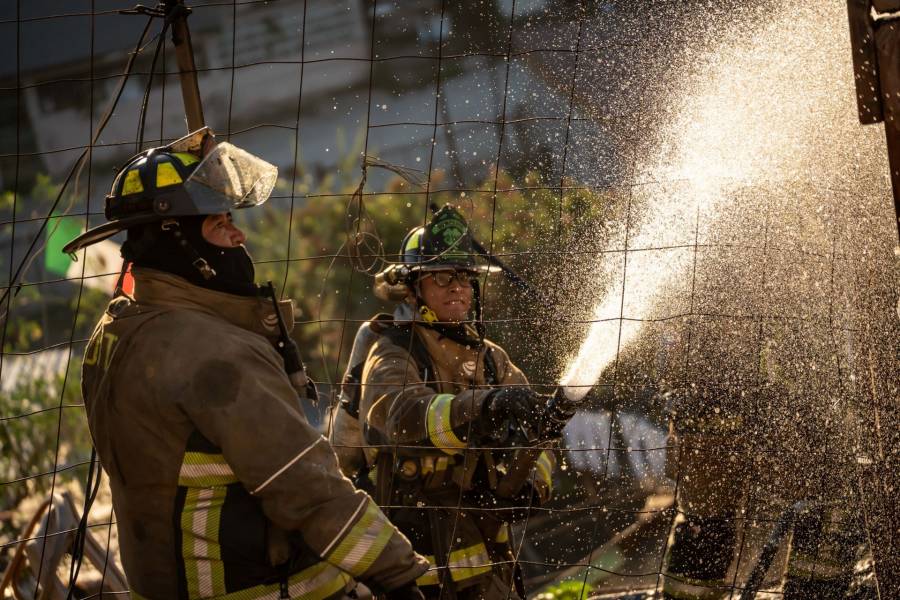 Incendio en bodega de desechos industriales moviliza a bomberos en Tultitl&aacute;n