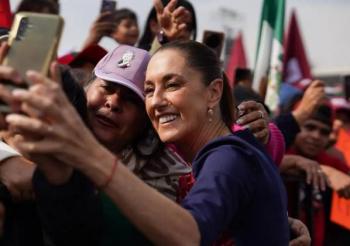 Sheinbaum est&aacute; entre las mujeres m&aacute;s poderosas del mundo en 2025, seg&uacute;n Forbes