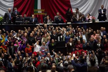 Diputados de Morena reciben bono navide&ntilde;o de m&aacute;s de 100 mil pesos y MacBook Air