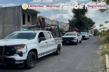 Autoridades detienen a dos personas y aseguran m&aacute;s de 100 cartuchos en Michoac&aacute;n
