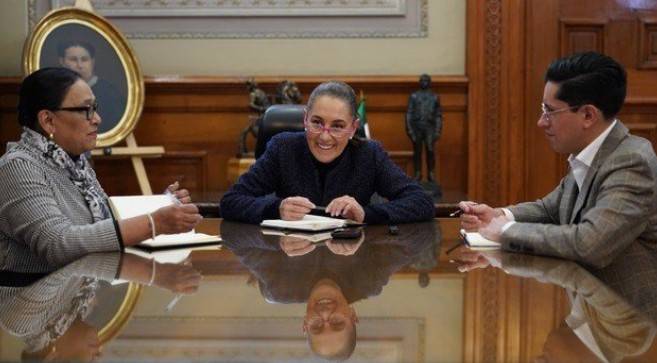 Presidenta Sheinbaum invita al papa Le&oacute;n XIV a visitar M&eacute;xico en llamada telef&oacute;nica