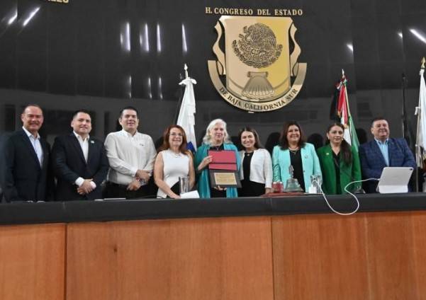 Entregan Premio Estatal de Ciencia y Tecnolog&iacute;a 2025 y reconocen edici&oacute;n 2024 en Baja California Sur