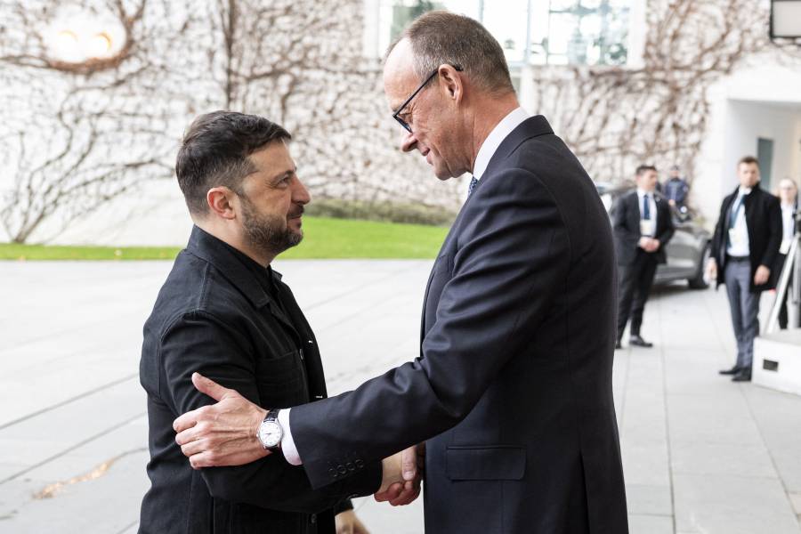 Zelenski se re&uacute;ne con emisarios de EEUU en Berl&iacute;n para negociar un fin del conflicto