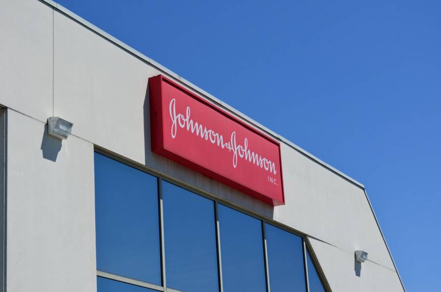 Jurado en California condena a Johnson & Johnson a indemnizar a v&iacute;ctimas por uso de talco