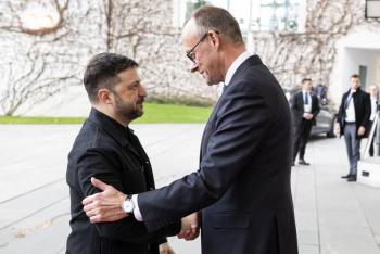 Zelenski se re&uacute;ne con emisarios de EEUU en Berl&iacute;n para negociar un fin del conflicto