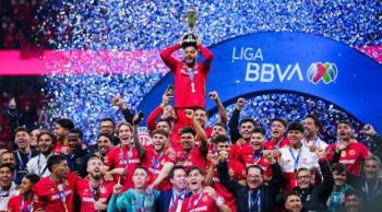 Toluca se corona bicampe&oacute;n tras vencer a Tigres en una hist&oacute;rica final definida en penales
