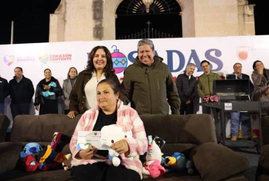 David Monreal encabeza en Plateros la Posada de la Paz y el Bienestar m&aacute;s grande del estado